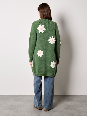 Apricot 3D Daisy Chunky Knit Cardigan ' ' in Grün