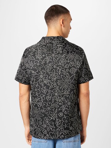 TOPMAN Regular Fit Hemd in Schwarz