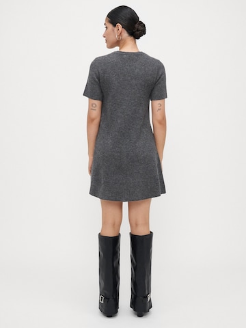 Vero Moda Petite Knit dress 'VMJOHANNA' in Grey