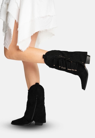 Salinyang Cowboy Boots in Black