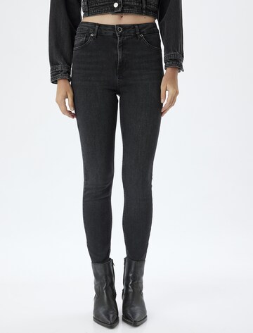 Koton Skinny Jeans in Black: front