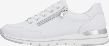 Baskets basses REMONTE en blanc : devant