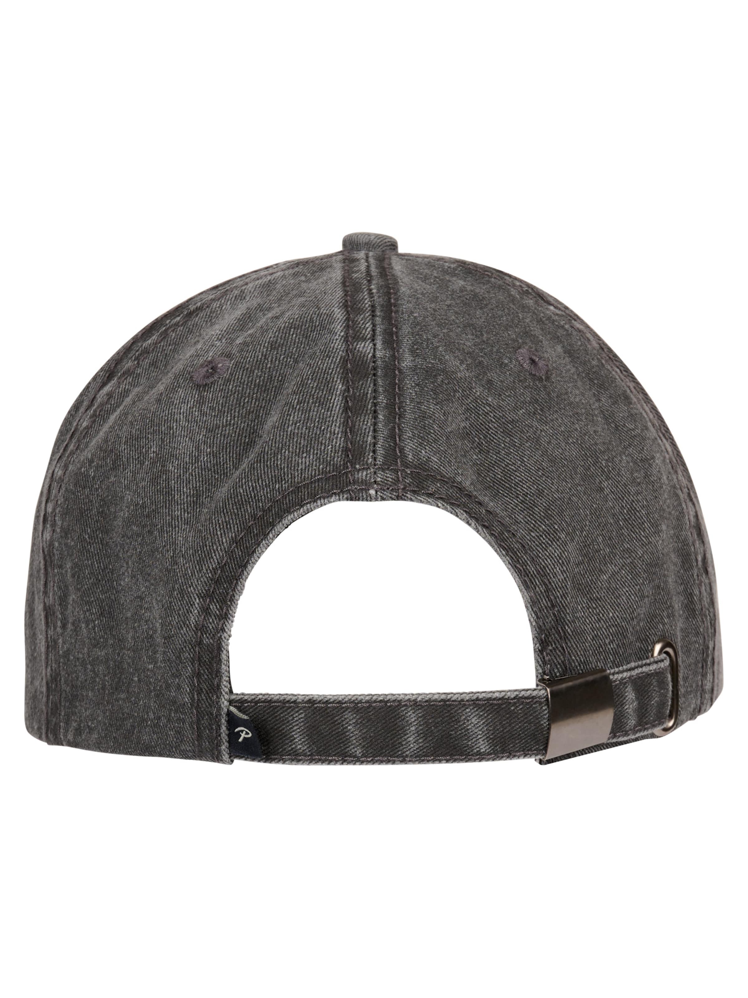 Petrol Industries Pet 'Jaguar' in Zwart