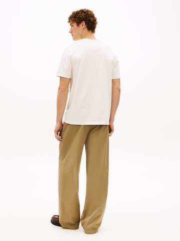 T-Shirt 'HERITAGE' TOMMY HILFIGER en beige : derrière