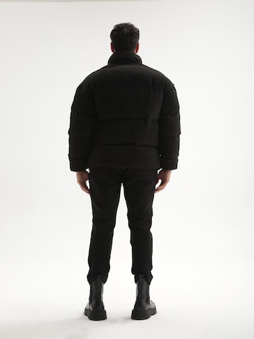 Antioch JACKE in Schwarz