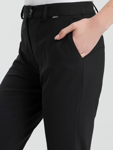 MARC AUREL Regular Pleated Pants in Black