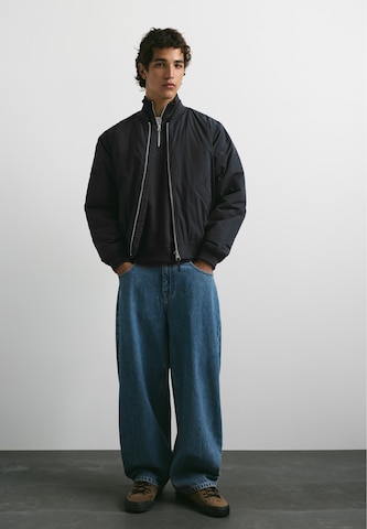 Pull&Bear Přechodná bunda – černá: přední strana