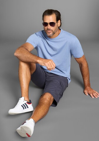 Man's World T-Shirt in Blau
