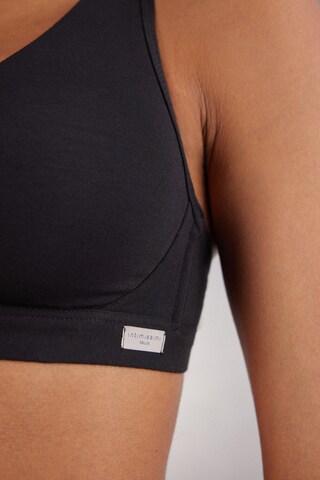 INTIMISSIMI Triangle Bra in Black