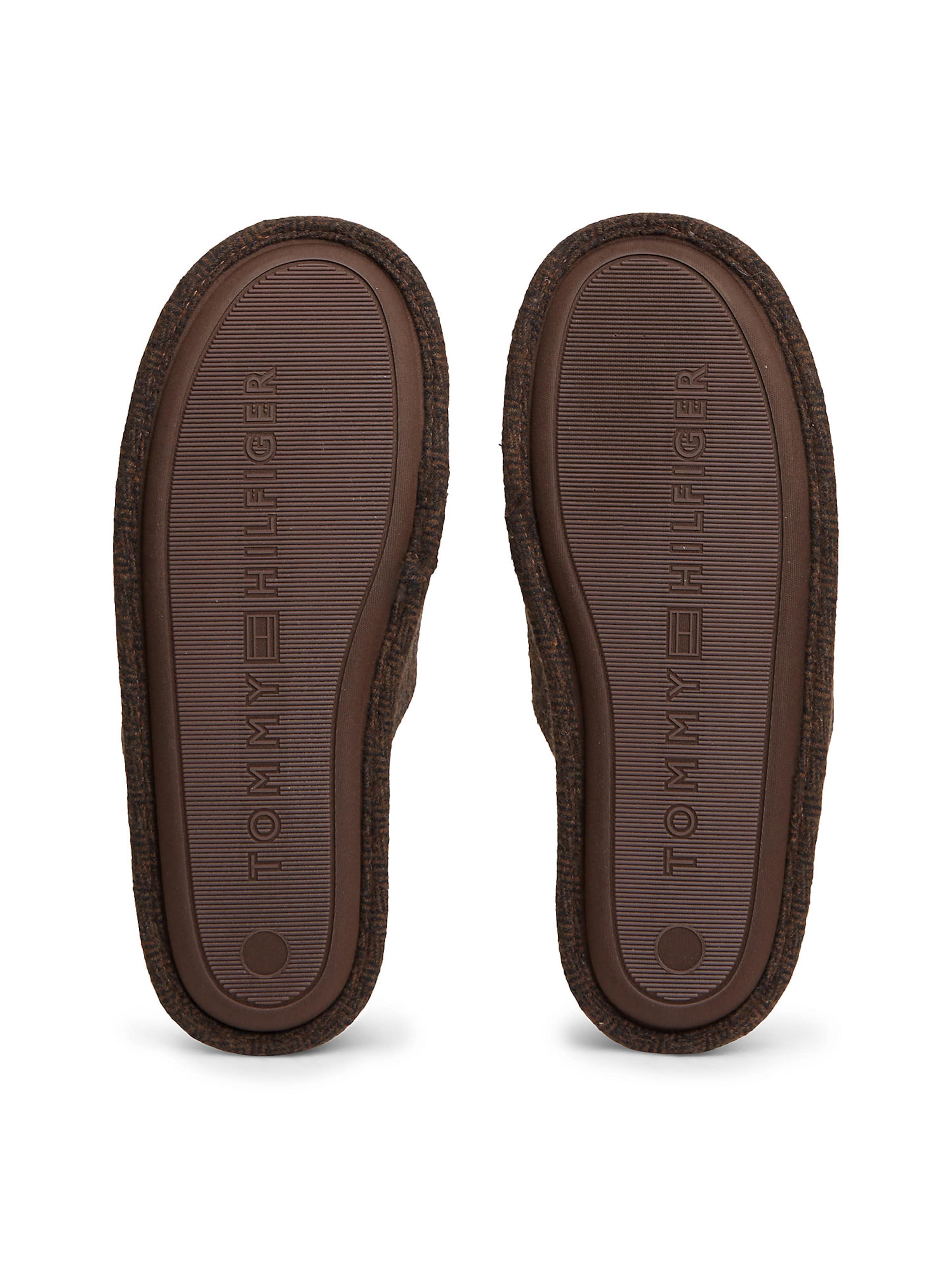 TOMMY HILFIGER Hausschuh in Braun