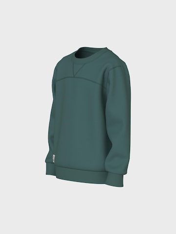 NAME IT - Sweatshirt 'Teon' em verde