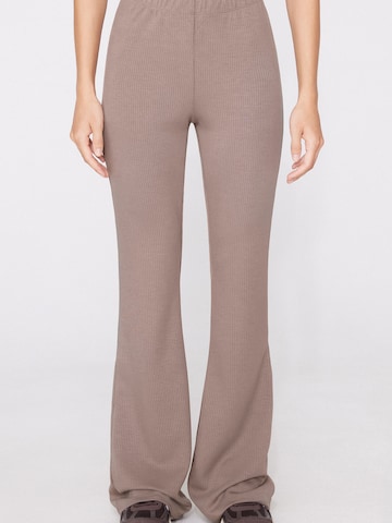 Tezenis Flared Pants in Brown: front