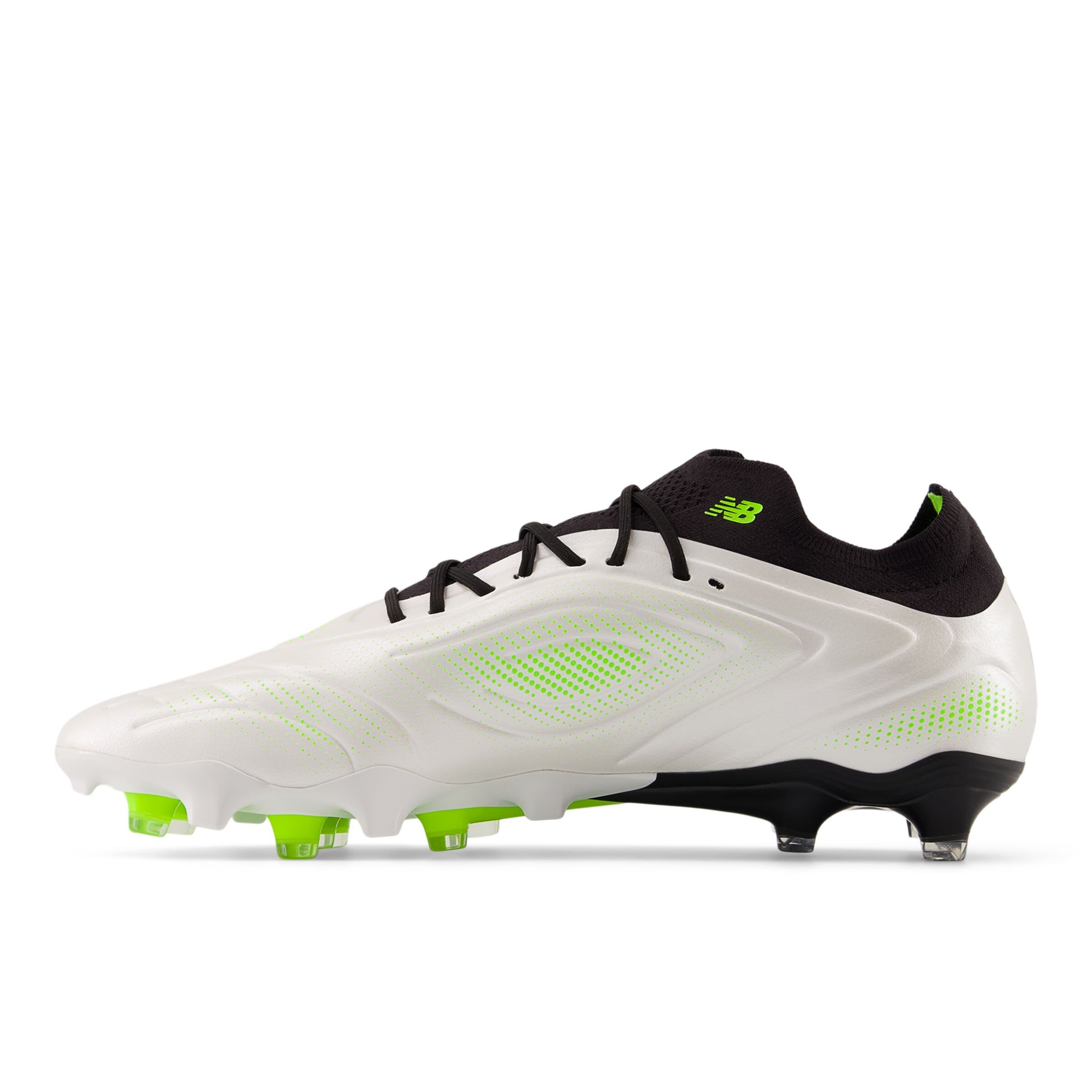 new balance Fußballschuh in Weiß