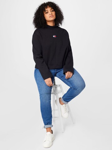 Tommy Jeans CurveSweater majica - crna boja