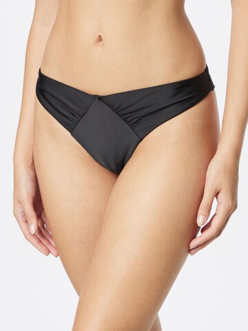 NLY by Nelly Bikini Bottoms 'Shell' in Black: front