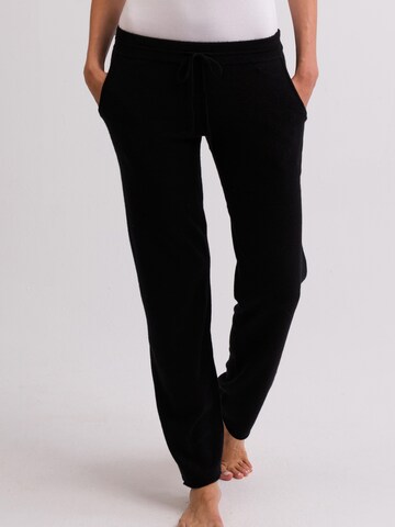 regular Pantaloni di CASH-MERE.CH in nero: frontale