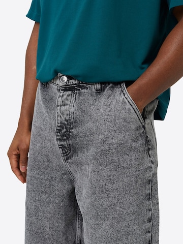 regular Jeans di BRAVE SOUL in grigio