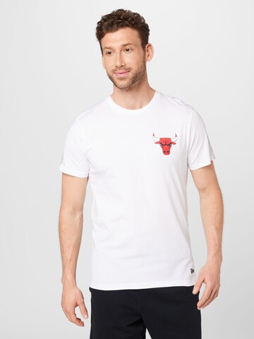 NEW ERA Shirt 'Chibul' in Wit: voorkant