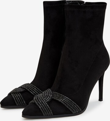 CESARE GASPARI Ankle Boots in Black