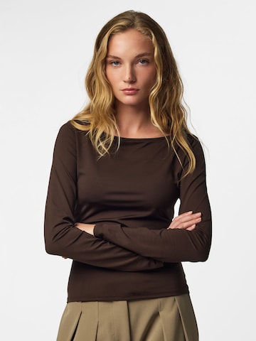 PIECES Top in Braun: Vorderseite