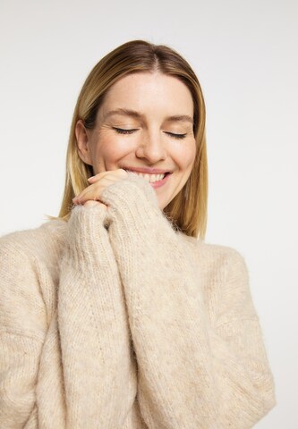 Pullover di Usha in beige