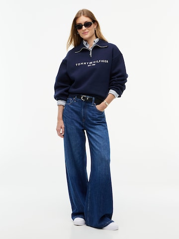 TOMMY HILFIGER Sweatshirt i blå