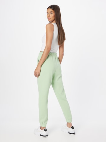 Effilé Pantalon 'CHILLI' PIECES en vert