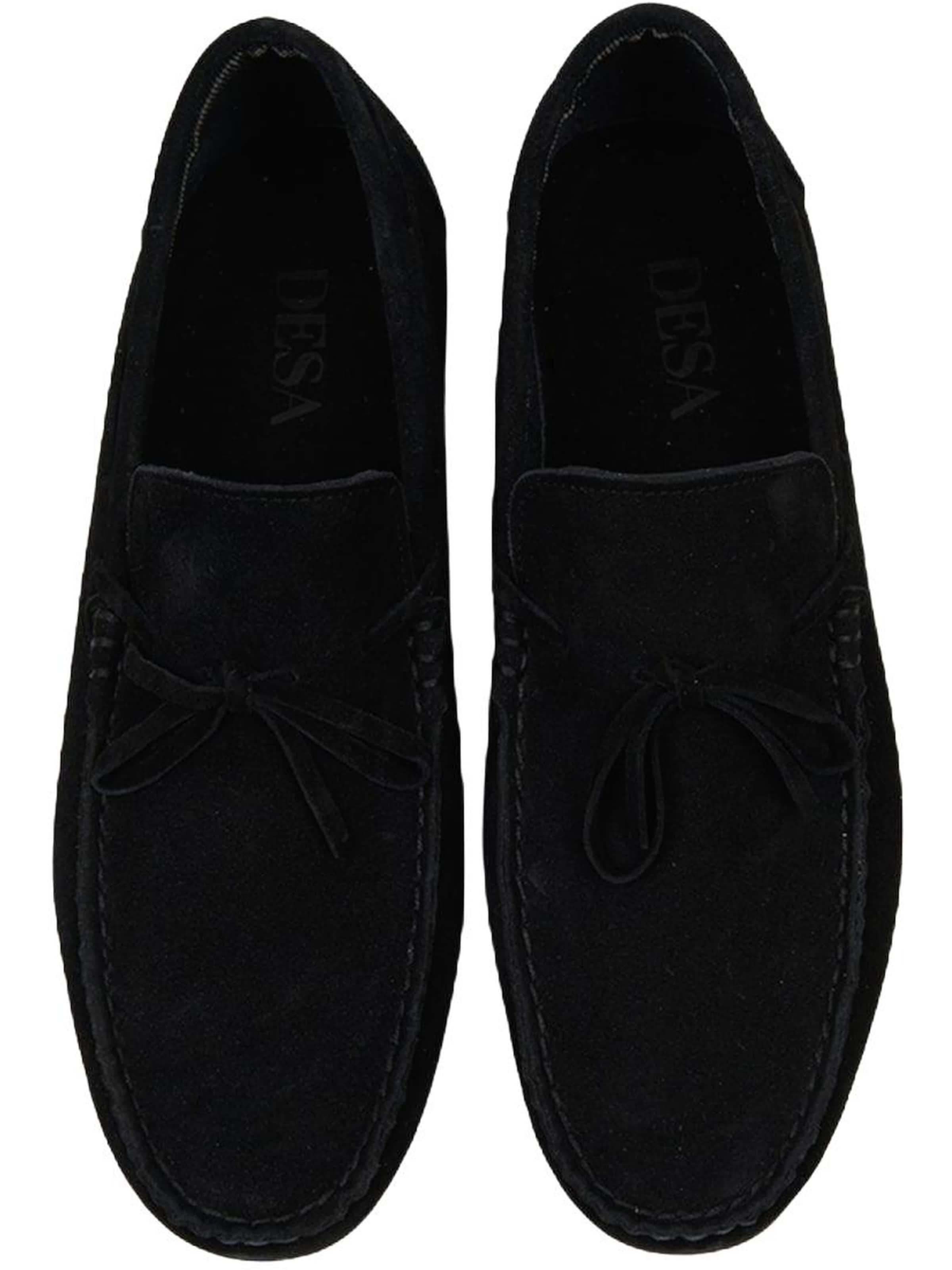 Desa Moccasins in Black