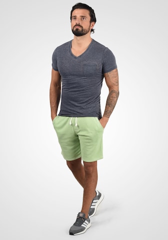Regular Pantalon 'Toljan' !Solid en vert : devant