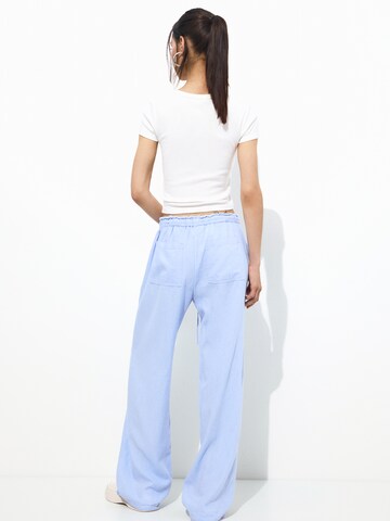 Loosefit Pantaloni di Pull&Bear in blu