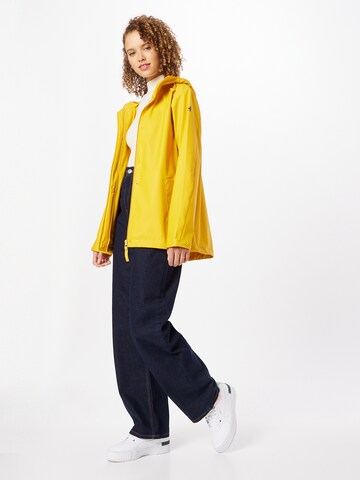 HELLY HANSEN Outdoor Jacket 'Moss' in Yellow