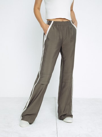 Wide Leg Pantalon ABOUT YOU x Toni Garrn en beige : devant