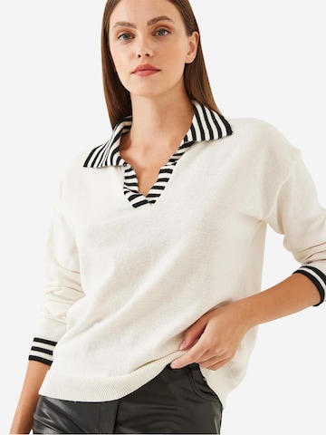Bianco Lucci Sweater in Beige