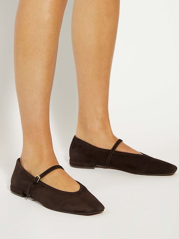Dune LONDON Ballerina met riempjes in Bruin