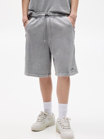 Pull&Bear Baggy Trousers 'STWD' in Grey: front