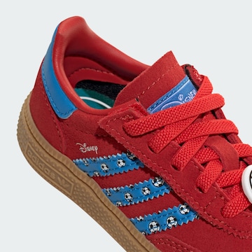 ADIDAS ORIGINALS Sneakers 'Disney Handball Spezial' in Rood
