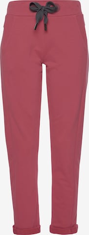 Elbsand Tapered Pants in Red: front