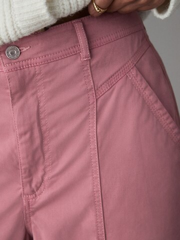 Loosefit Pantaloni chino di Next in rosa