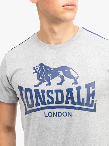 LONSDALE Футболка 'HENCONNER' в Серый