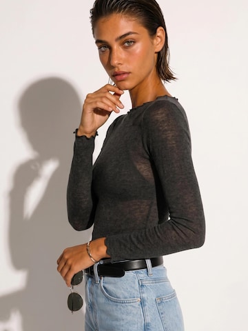 No Matter What Shirt in Grau: Vorderseite