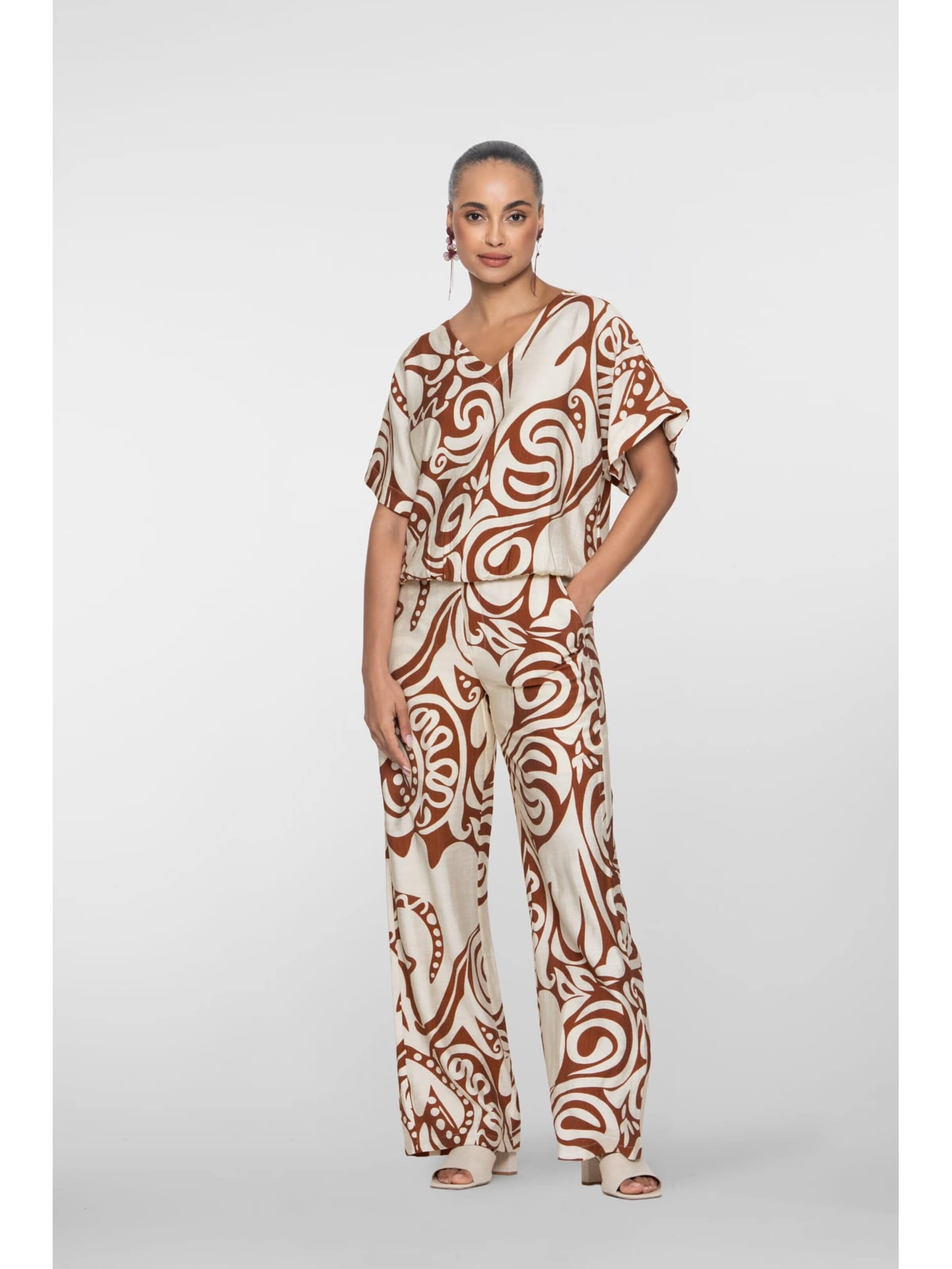 Geisha Baggy Trousers in Beige: front