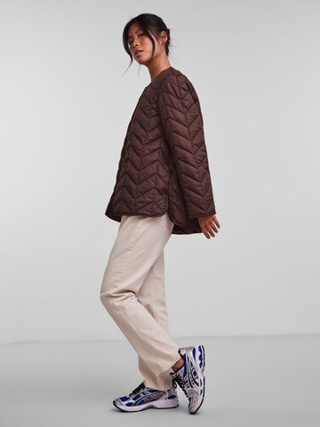 PIECES Between-season jacket 'FAWN' in Brown