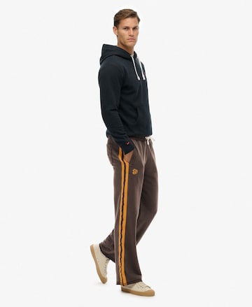 Loosefit Pantalon 'Athletic Fives' Superdry & Co en marron