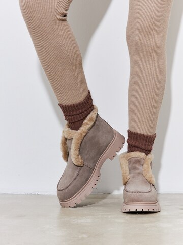 CESARE GASPARI Stiefel in Beige