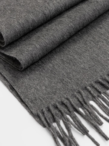 L'Arte Milano Shawl in Grey