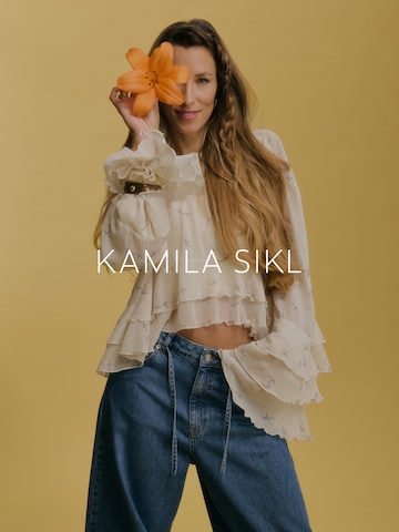 Kamila Šikl Regular Jeans 'Izzie' in Black