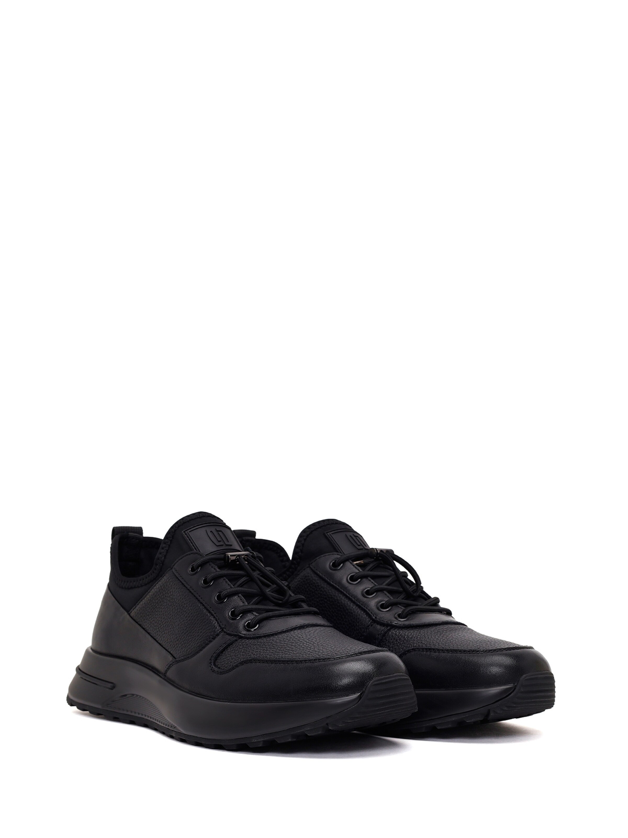 Sneaker bassa di Derimod in nero