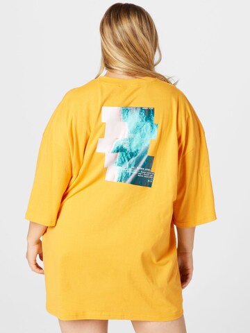 Public Desire Curve T-shirt i orange