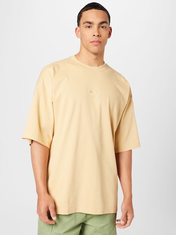 T-Shirt Nike Sportswear en jaune : devant