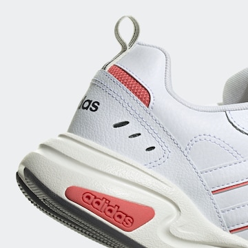 Baskets basses 'Strutter' ADIDAS SPORTSWEAR en blanc